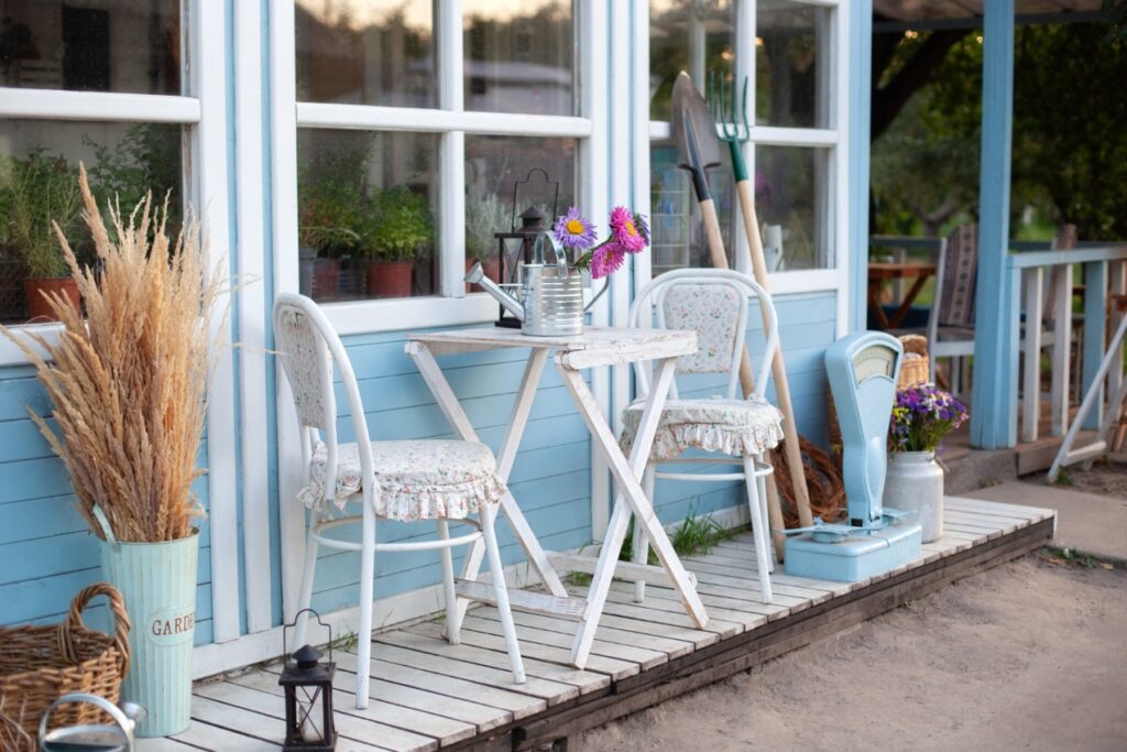 Mazury, znane jako Kraina Tysiąca Jezior, od lat przyciągają turystów i inwestorów z całej Polski oraz z zagranicy